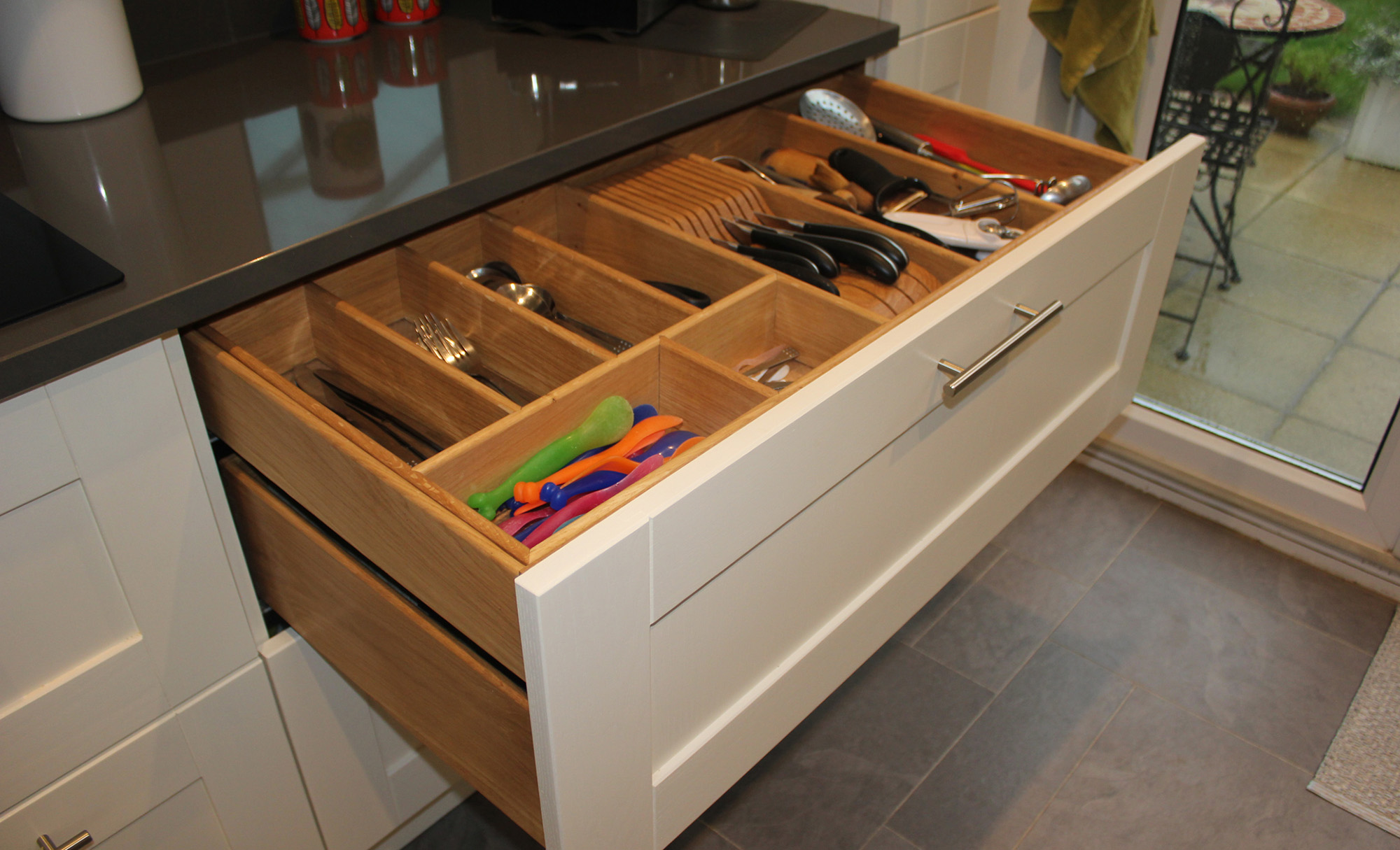 Madison Ivory Shaker Kitchen Featuring Drawer With Integrated Knife Block